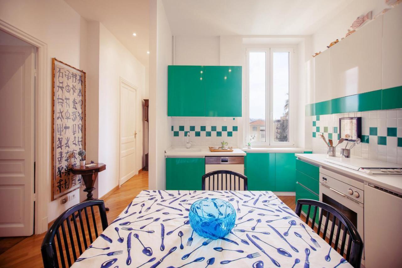 Green Apartment In The Center By Wonderful Italy Sanremo Bagian luar foto