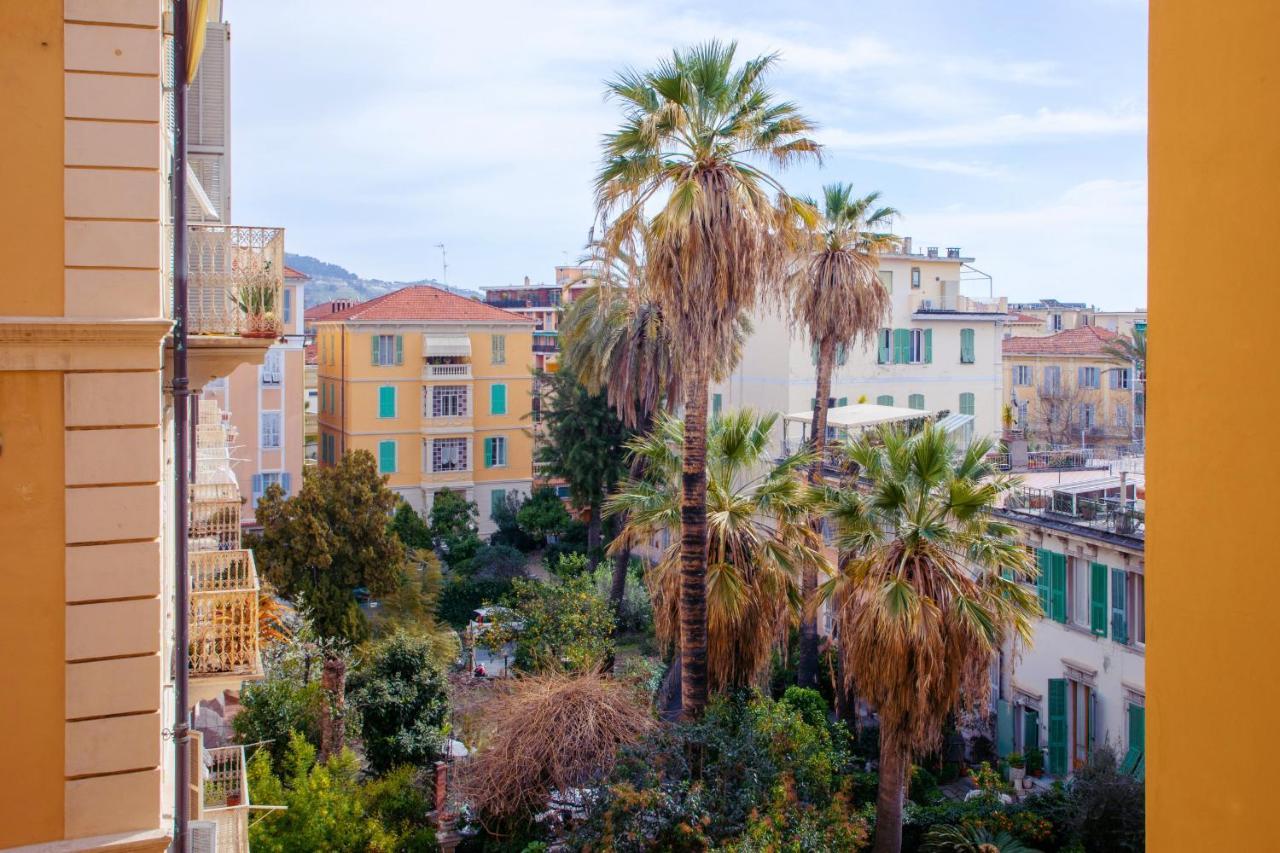 Green Apartment In The Center By Wonderful Italy Sanremo Bagian luar foto